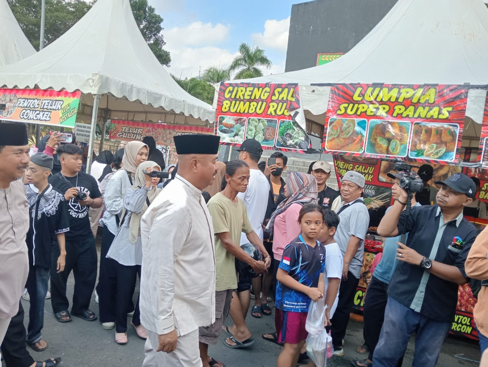 Bupati Kukar Apresiasi Ratusan UMKM di Pasar Ramadan